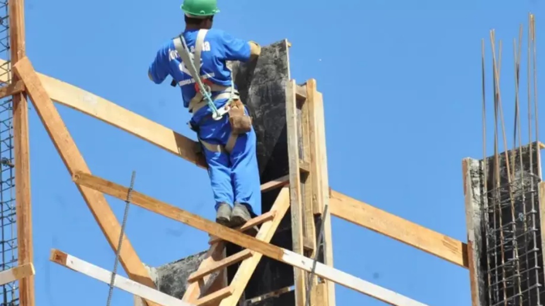 Setor de constru&ccedil;&atilde;o est&aacute; perto de bater recorde de empregos