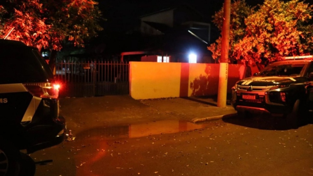 Tio é morto com sete facadas pelo sobrinho que se entrega e vai preso em MS