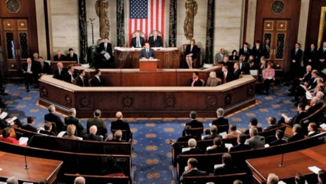 Senado dos EUA aprova medida que bloqueia tarifas de Trump para o Brasil