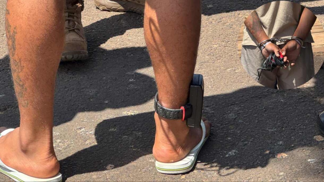 Dupla &eacute; presa com droga e dinheiro durante opera&ccedil;&atilde;o contra &lsquo;tr&aacute;fico formiguinha&rsquo; no Centro