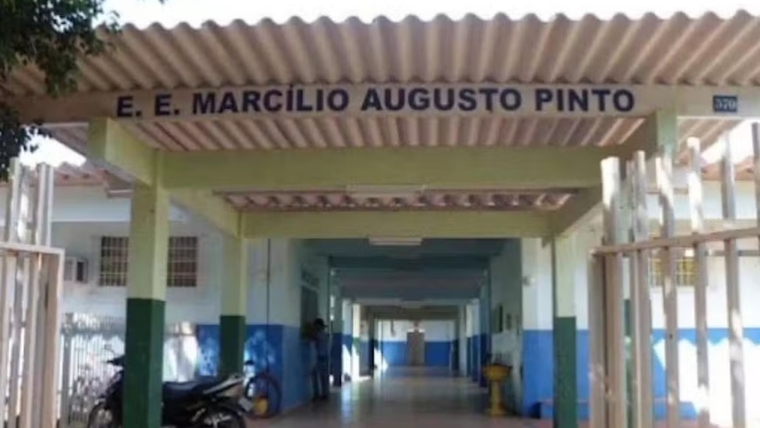 Adolescente de 15 anos esfaqueia colega de turma dentro de sala de aula em MS