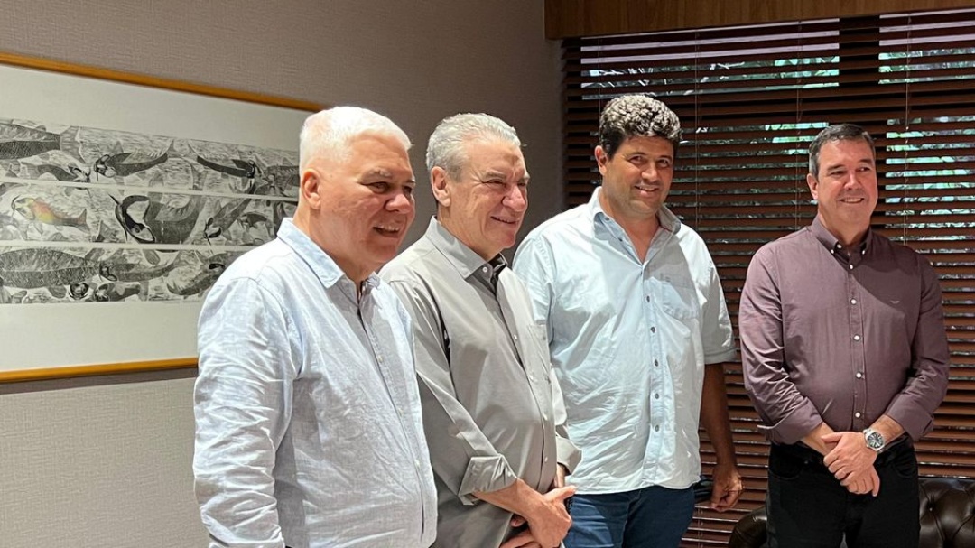 Constru&ccedil;&atilde;o da feira do Cap&atilde;o Seco, anel rodovi&aacute;rio e apoio &agrave; exposi&ccedil;&atilde;o rural est&atilde;o entre as pautas de reuni&atilde;o entre prefeito e Riedel