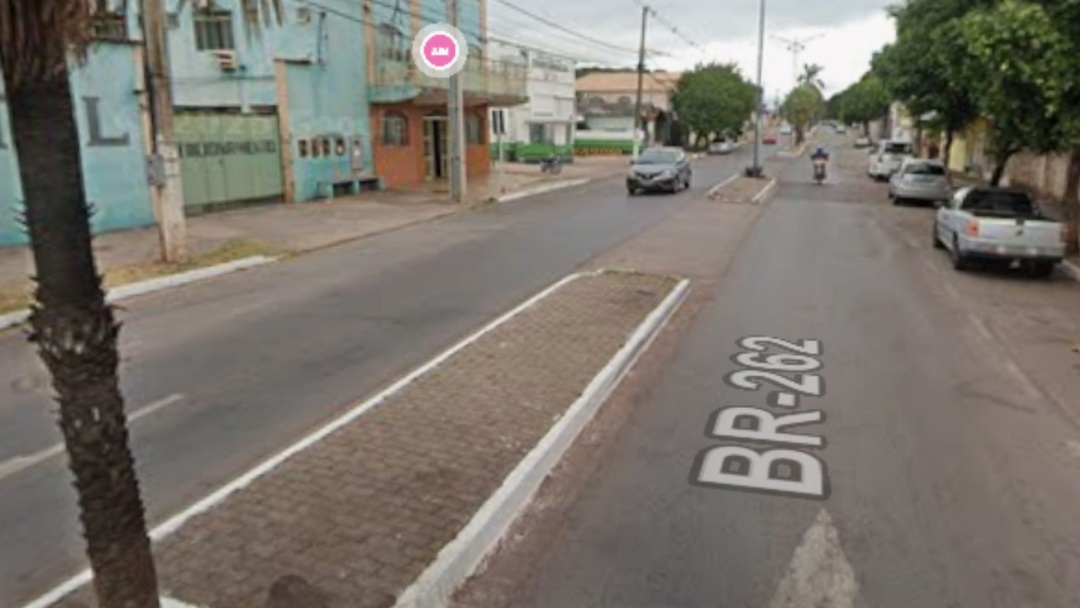 B&ecirc;bado, motociclista causa acidente e deixa companheira ferida em Corumb&aacute;