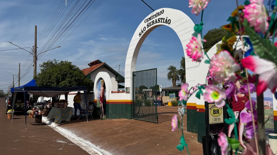 No Dia de Finados, Cemit&eacute;rio S&atilde;o Sebasti&atilde;o deve receber cerca de 15 mil visitantes