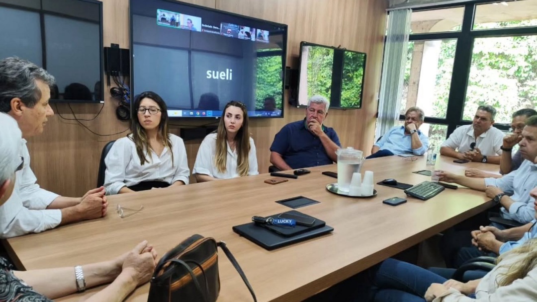 Com dificuldade de caixa, Governo n&atilde;o vai ajudar hospitais a pagar o 13&ordm;