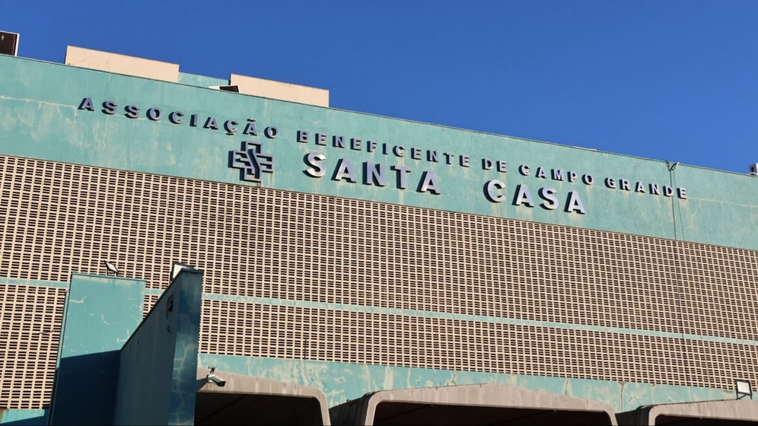 Discuss&atilde;o acaba com jovem agredido com golpes de machado por padrasto em Campo Grande 