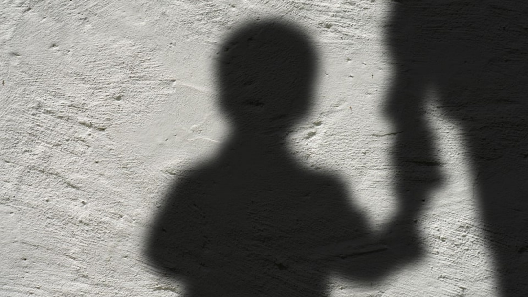 Homem &eacute; preso ap&oacute;s crian&ccedil;a desaparecer e ser encontrada desacordada em casa em Campo Grande 