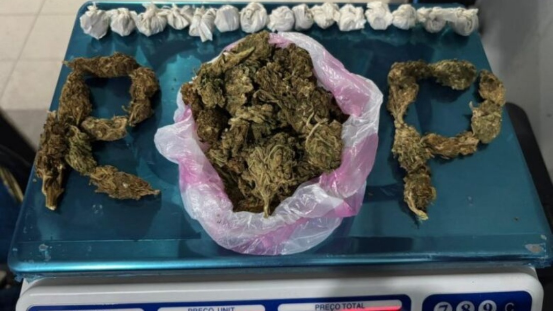 Adolescente &eacute; apreendido com haxixe durante opera&ccedil;&atilde;o policial