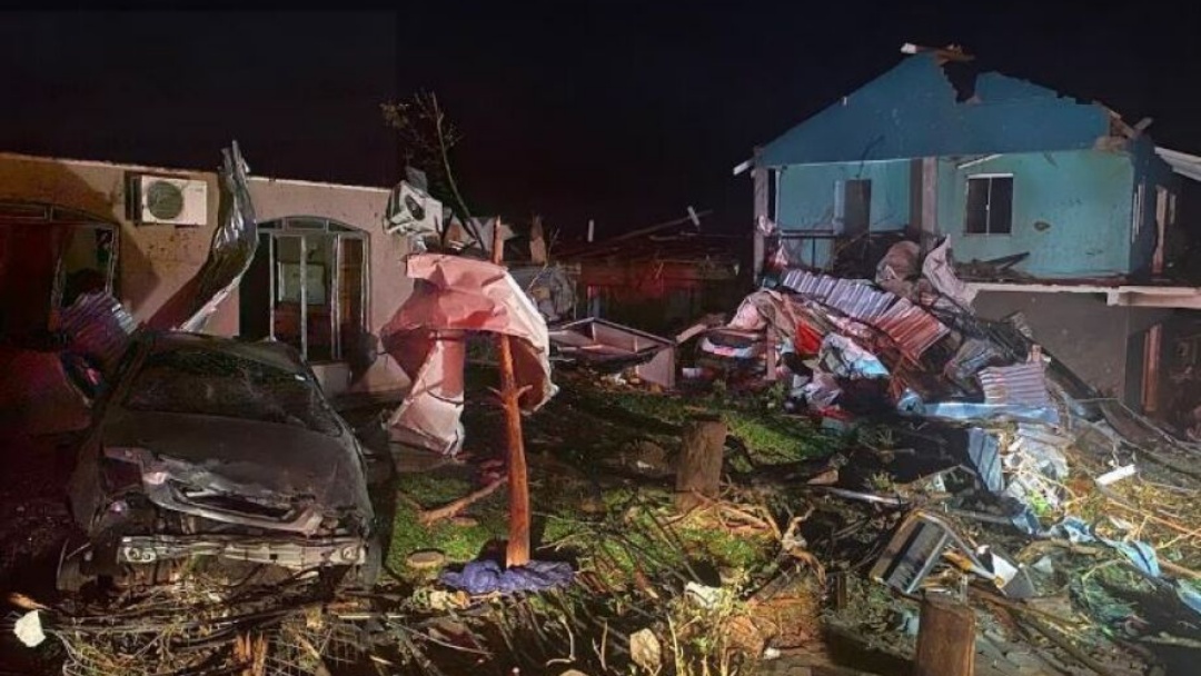 Tornado provoca destrui&ccedil;&atilde;o no Paran&aacute; e resulta em 4 mortes e mais de 400 feridos