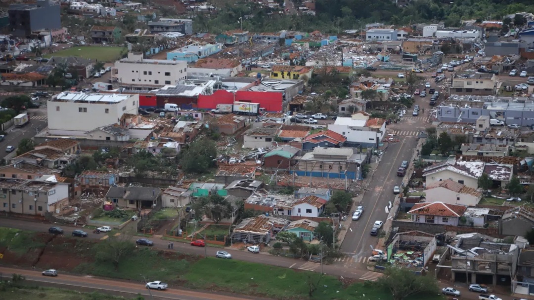 Dois dias depois do tornado que matou 6 no Paran&aacute;, 32 seguem internados; 4 est&atilde;o em UTIs