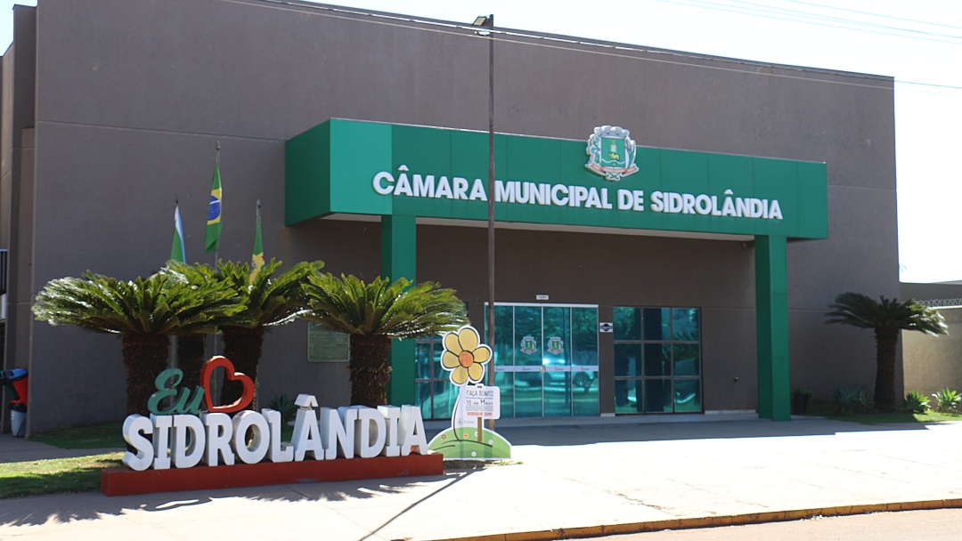 Campanha para diretor come&ccedil;a com rea&ccedil;&atilde;o da C&acirc;mara &agrave; impugna&ccedil;&atilde;o de candidatas