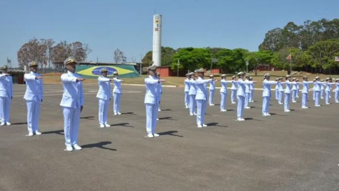 Marinha oferece 17 vagas para oficiais com salário de R$ 9 mil