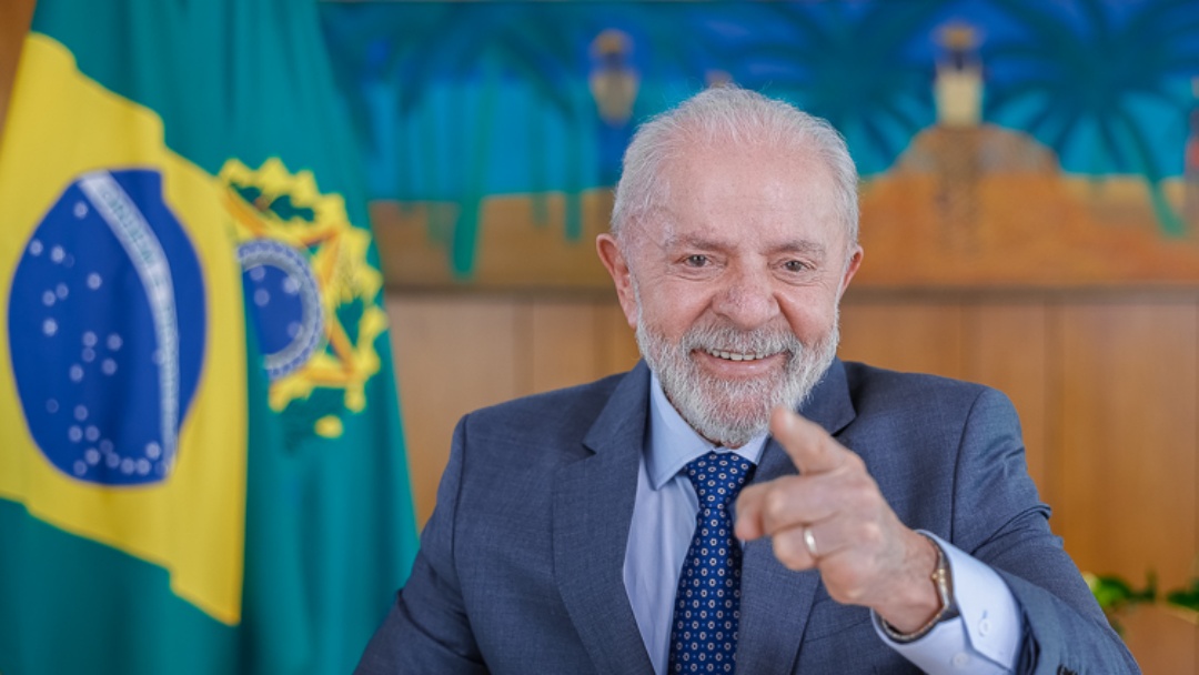 Debate sobre seguran&ccedil;a freia alta de Lula; e desaprova&ccedil;&atilde;o oscila para cima e &eacute; de 50%