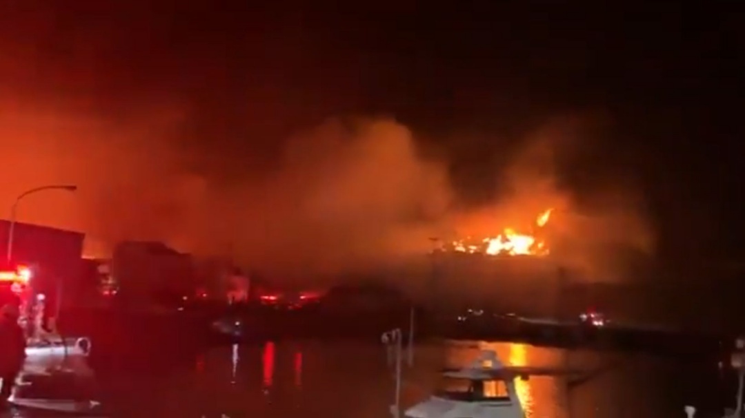 Inc&ecirc;ndio no Jap&atilde;o deixa uma pessoa morta e destr&oacute;i ao menos 170 casas