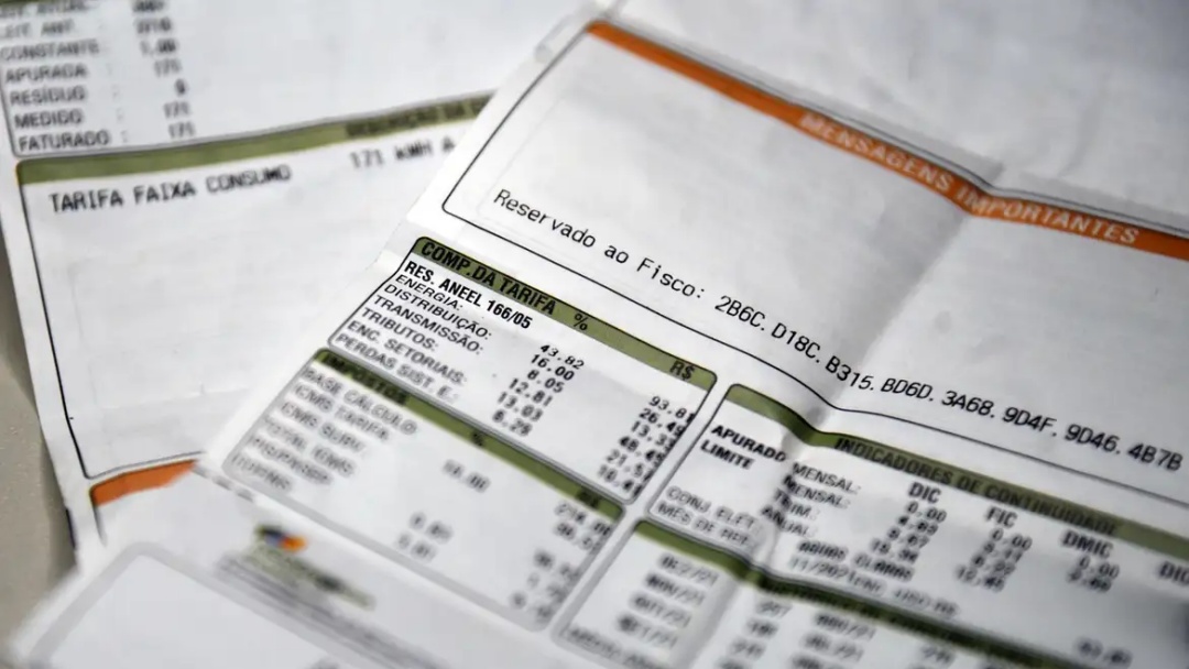 Aneel decide manter bandeira vermelha 1 na conta de luz em novembro