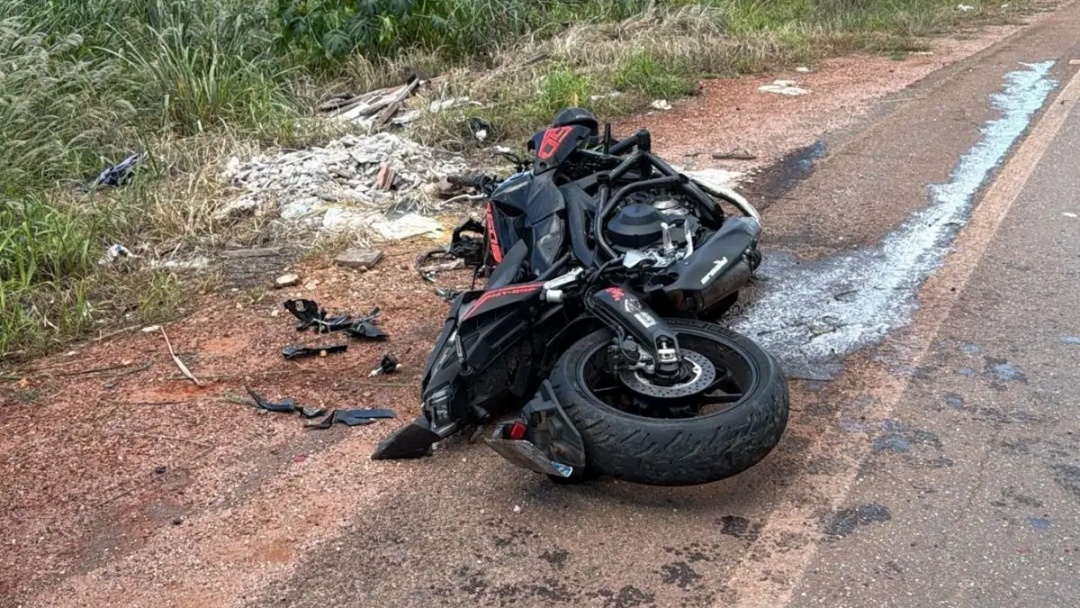 Motociclista bate em pedra na MT-473 e morre no feriado