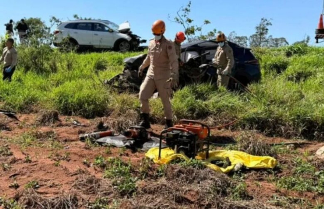 Representante comercial morre durante colis&atilde;o frontal em rodovia