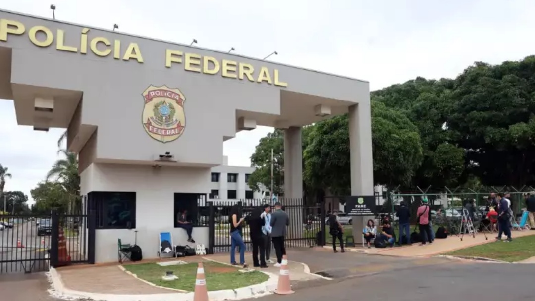 Rem&eacute;dios s&atilde;o levados para Bolsonaro, preso preventivamente em Bras&iacute;lia