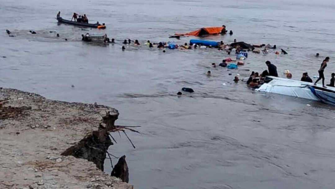 Naufr&aacute;gio deixa mortos e desaparecidos na Amaz&ocirc;nia peruana   