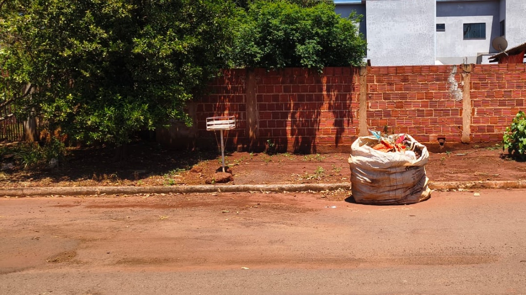 Prefeitura faz última retirada de bags e vai notificar quem voltar a deixar resíduos nas calçadas