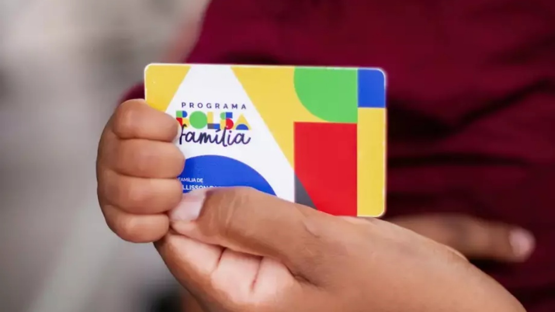 Novo Bolsa Família reduziu beneficiários e o valor total de benefícios entre 2023 e 2025
