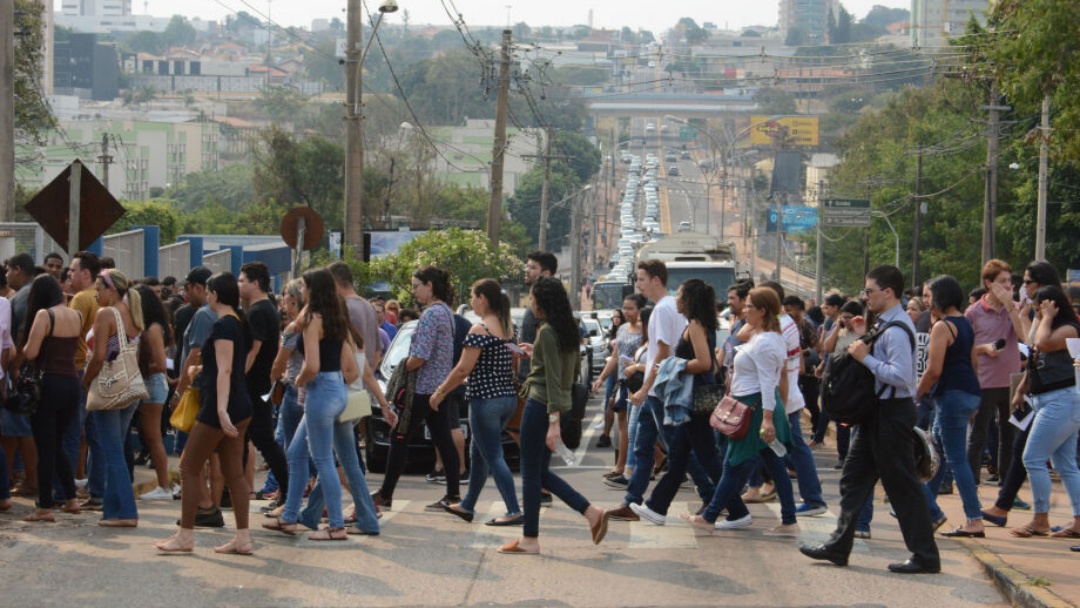 Mais de 42 mil pessoas fazem provas discursivas do CNU 2025