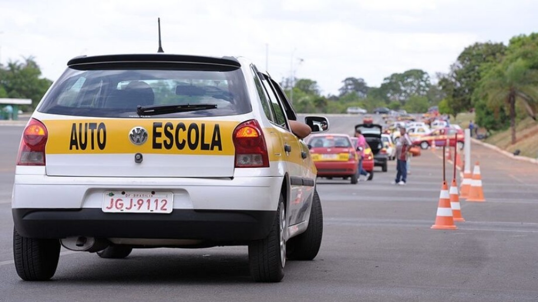 Instrutores veem redução no custo da CNH como positiva