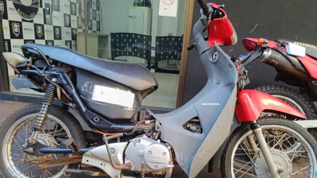 Homem é preso com moto furtada na Vila Cachoeirinha