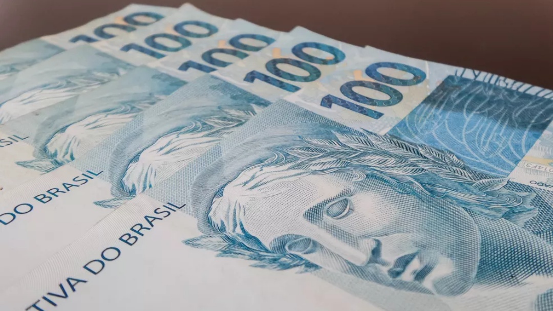 Governo confirma que salário mínimo será de R$ 1.621 em 2026