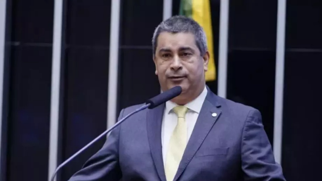 Quem é Coronel Tadeu, suplente da deputada Carla Zambelli que deve assumir vaga