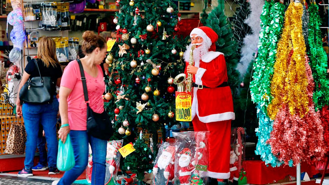 A partir do dia 17 comércio funcionará até às 20h para facilitar compras de Natal