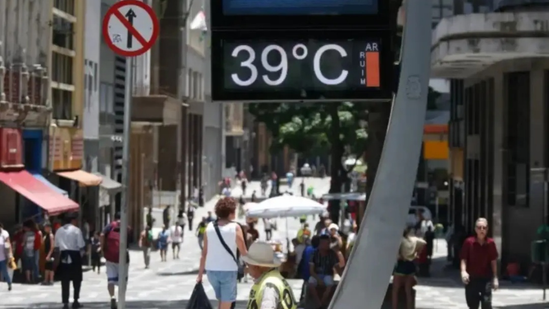 Bloqueio atmosf&eacute;rico mant&eacute;m calor e eleva risco de temporais no pa&iacute;s