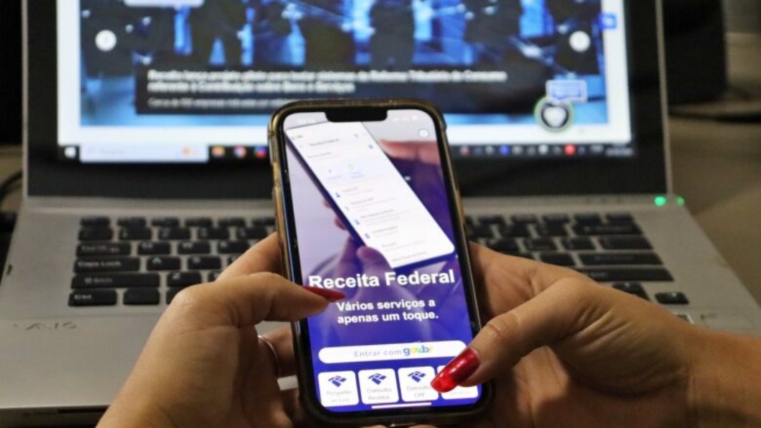 Receita paga lote residual de restituição do IRPF de dezembro de 2025