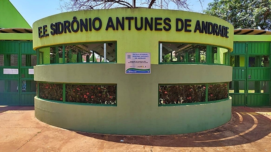 Escola Sidrônio inicia matrícula de novos alunos e reforça que não há necessidade de fila