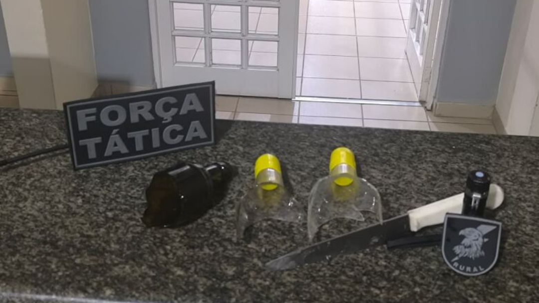 Trabalhador de pedreira &eacute; preso ap&oacute;s amea&ccedil;ar colegas de trabalho e 'quebrar' alojamento