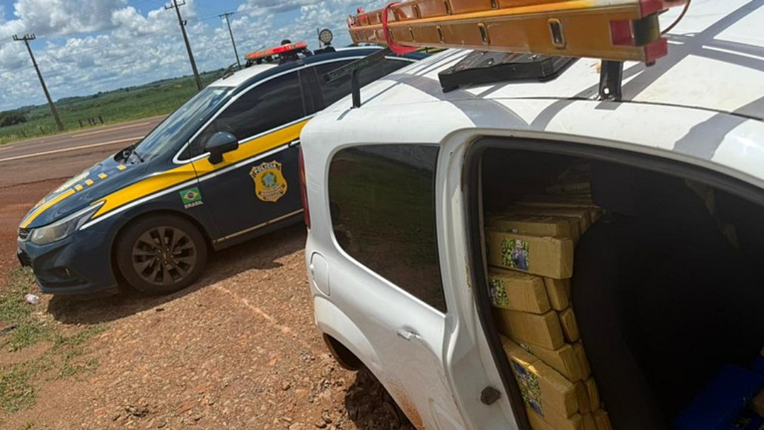 PRF apreende 912 quilos de maconha em Sidrol&acirc;ndia