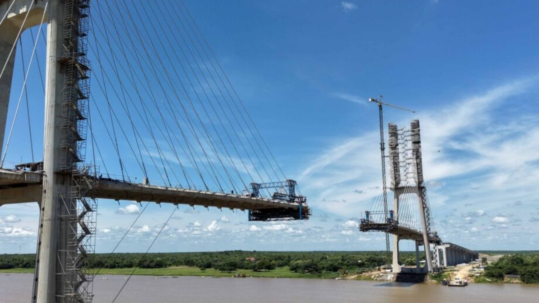 Ponte da Rota Bioce&acirc;nica est&aacute; a 128 metros de ligar Brasil e Paraguai   