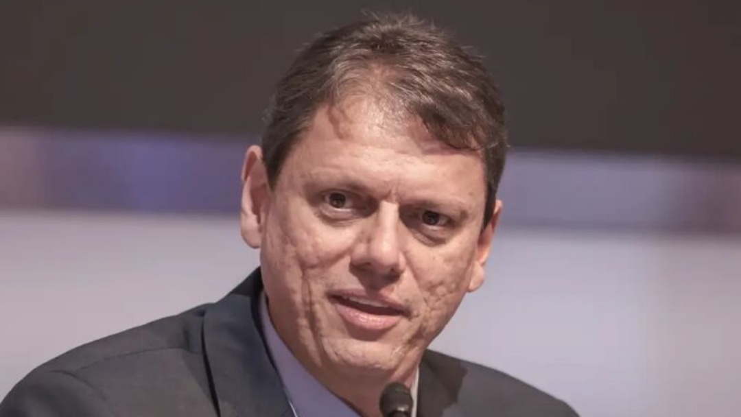 Moraes autoriza Tarc&iacute;sio a visitar Bolsonaro na pris&atilde;o 