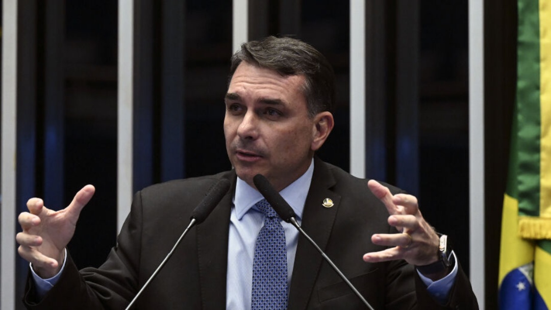 Valdemar diz que a candidatura de Fl&aacute;vio Bolsonaro ao Planalto &eacute; 'vi&aacute;vel e irrevers&iacute;vel'   