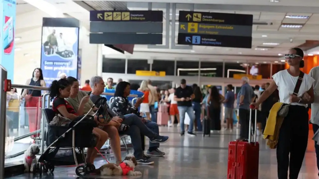 Avia&ccedil;&atilde;o brasileira transporta 129,6 milh&otilde;es de passageiros e bate recorde hist&oacute;rico em 2025