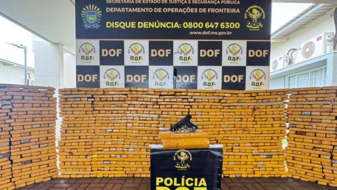Homem morre em confronto com a pol&iacute;cia ap&oacute;s persegui&ccedil;&atilde;o e apreens&atilde;o de quase 2t de drogas