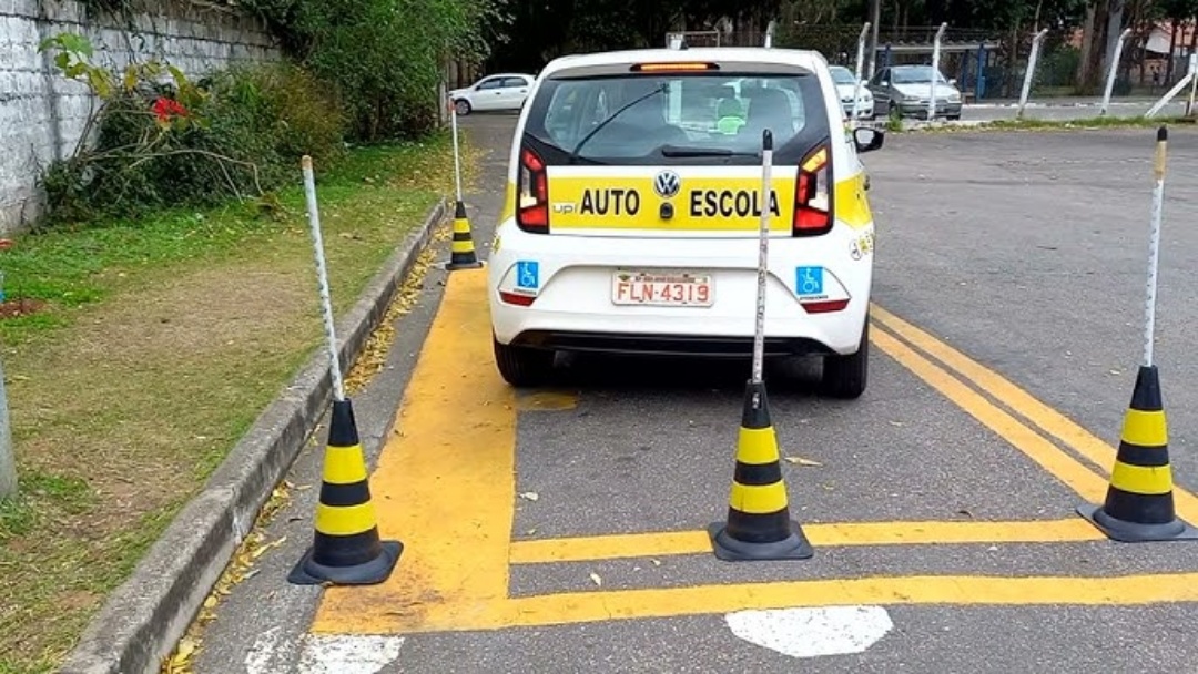 Terror dos exames do Detran: baliza &eacute; retirada e substitu&iacute;da por estacionamento durante o trajeto