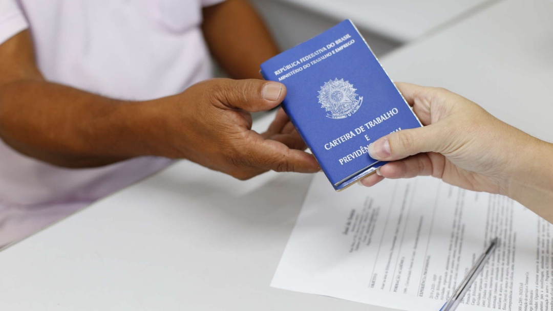 Mais de 40% dos inscritos no CadÚnico em idade produtiva estão fora do mercado de trabalho