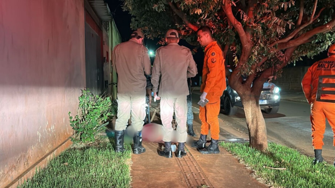 Homem &eacute; morto a facadas ap&oacute;s assediar mulher de amigo   