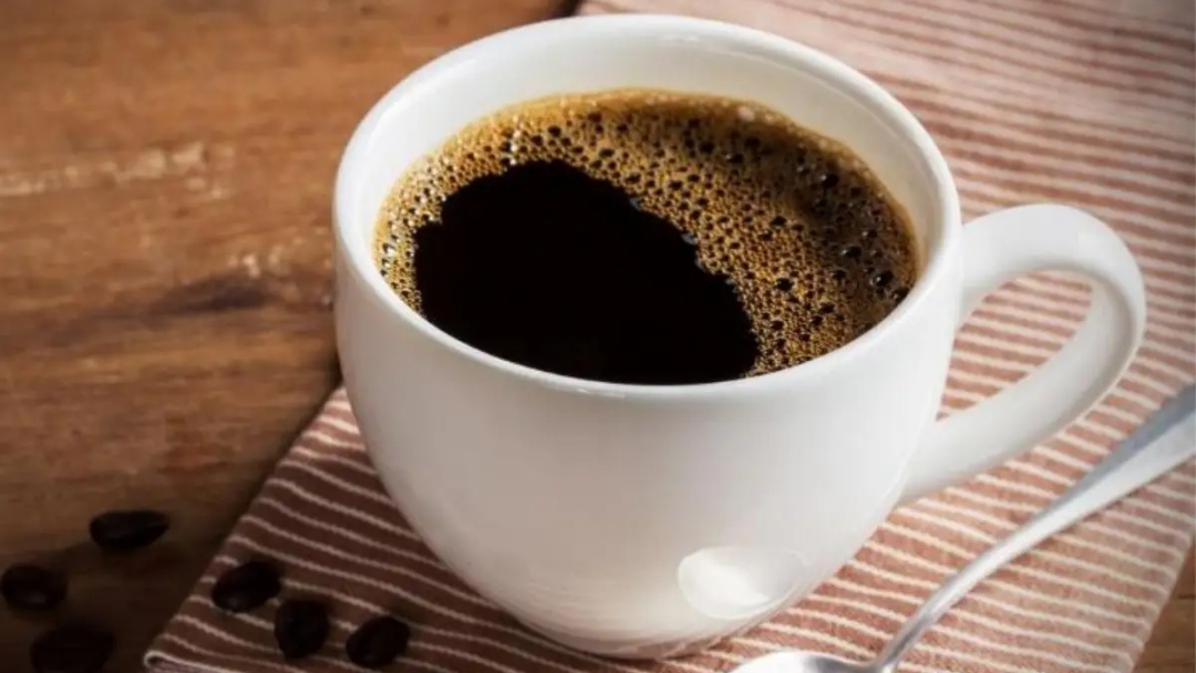 O caf&eacute; lidera a alta da cesta b&aacute;sica em 2025 e deve seguir caro em 2026, diz Abic