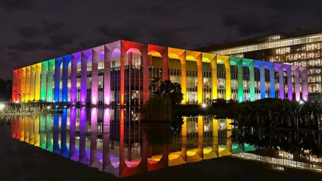 Itamaraty abre inscri&ccedil;&otilde;es para concurso de diplomata com 60 vagas e sal&aacute;rio de R$ 22.558,56. 