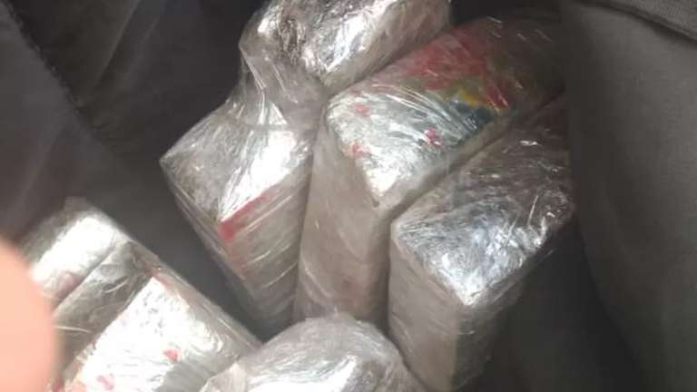 Coagido sob amea&ccedil;a, garoto de programa &eacute; condenado a servi&ccedil;os comunit&aacute;rios por tr&aacute;fico