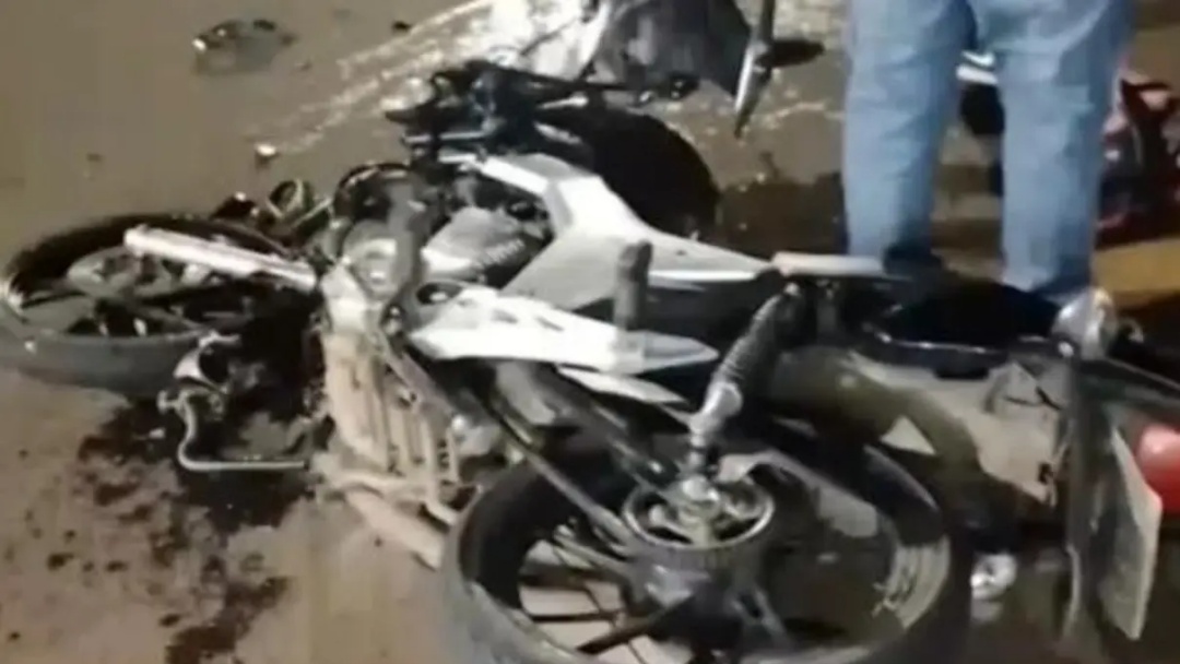 Casal de jovens sofre grave acidente entre moto e carro na Tamandar&eacute;