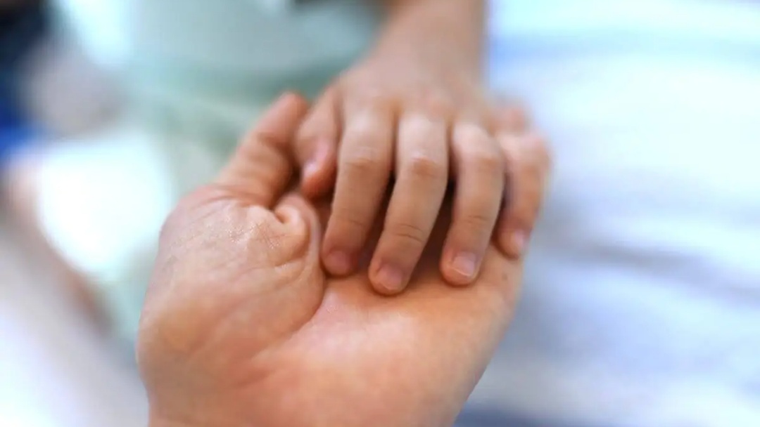 C&acirc;ncer lidera mortes por doen&ccedil;a em crian&ccedil;as e exige rapidez no diagn&oacute;stico; veja sinais