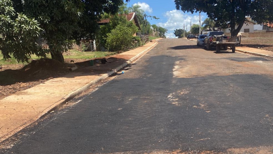 Empreiteira finaliza obras de drenagem e pavimenta&ccedil;&atilde;o no Jardim do Sul